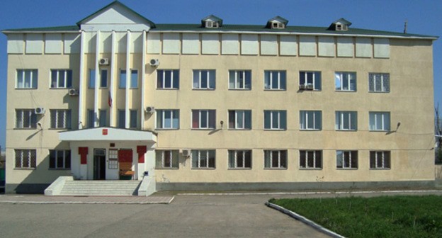 Старопромысловский суд Грозного. Фото: официальная сайт staropromyslovsky.chn.sudrf.ru/modules.php?name=info_court&rid=2 Старопромысловский суд Грозного. Фото: официальная сайт staropromyslovsky.chn.sudrf.ru/modules.php?name=info_court&rid=2