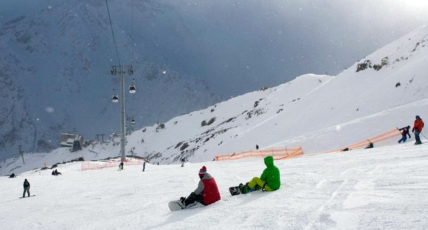 Туристы на курорте "Эльбрус". Фото пресс-службы курорта http://resort-elbrus.ru/ Туристы на курорте "Эльбрус". Фото пресс-службы курорта http://resort-elbrus.ru/