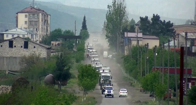 Колонны с продуктами и стройматериалами в Кельбаджаре. Фото пресс-службы МО России http://mil.ru/russian_peacekeeping_forces.htm Колонны с продуктами и стройматериалами в Кельбаджаре. Фото пресс-службы МО России http://mil.ru/russian_peacekeeping_forces.htm