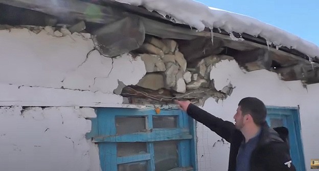 Аварийная школа в Дагестане. Скриншот видео "
Дикий Краевед" https://www.youtube.com/watch?v=o9cloeU4XHM Аварийная школа в Дагестане. Скриншот видео "
Дикий Краевед" https://www.youtube.com/watch?v=o9cloeU4XHM