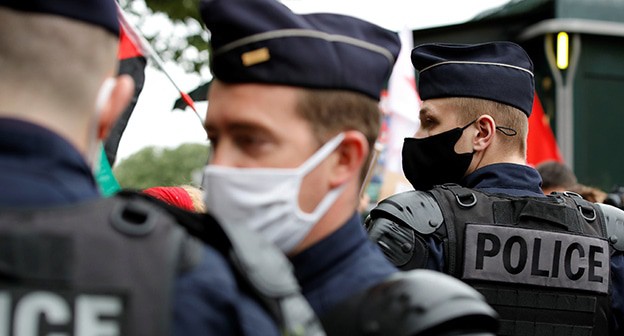 Полиция Франции. Абстрактная иллюстрация. Фото: REUTERS/Sarah Meyssonnier Полиция Франции. Абстрактная иллюстрация. Фото: REUTERS/Sarah Meyssonnier