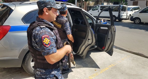 Полицейский в Абхазии. Фото пресс-службы МВД Абхазии http://uos.mvdra.org/ Полицейский в Абхазии. Фото пресс-службы МВД Абхазии http://uos.mvdra.org/