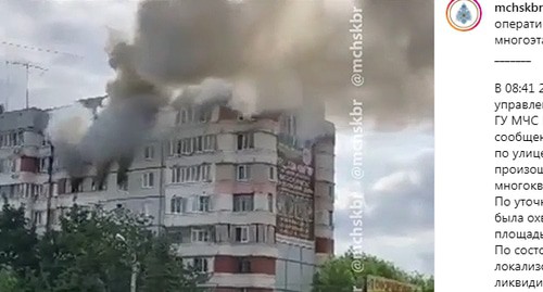 Пожар в девятиэтажном доме на Кабардинской улице в Нальчике. Скриншот сообщения https://www.instagram.com/p/CPPy1wChovv/ Пожар в девятиэтажном доме на Кабардинской улице в Нальчике. Скриншот сообщения https://www.instagram.com/p/CPPy1wChovv/