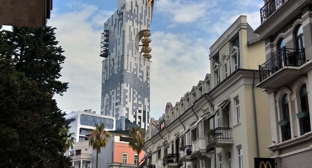Вид на небоскреб в Батуми. Фото Нины Тумановой для "Кавказского узла" Вид на небоскреб в Батуми. Фото Нины Тумановой для "Кавказского узла"