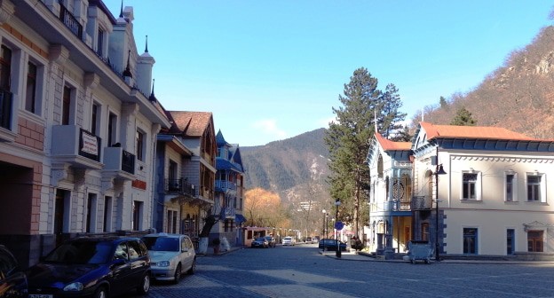 Боржоми. Фото: Gaga.vaa, https://commons.wikimedia.org/w/index.php?curid=47933586 Боржоми. Фото: Gaga.vaa, https://commons.wikimedia.org/w/index.php?curid=47933586