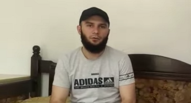 Акраман Татаев. Кадр видео "обращение Татаева Акрамана" на YouTube-канале "ORSTHO 777". Акраман Татаев. Кадр видео "обращение Татаева Акрамана" на YouTube-канале "ORSTHO 777".