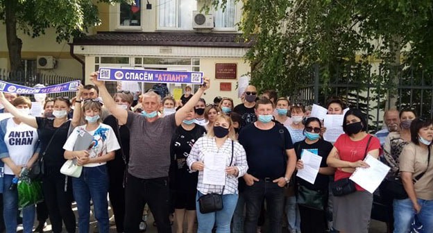 Предприниматели с закрытых рынков. Фото из личного архива Олега Мордвинцева
Предприниматели с закрытых рынков. Фото из личного архива Олега Мордвинцева