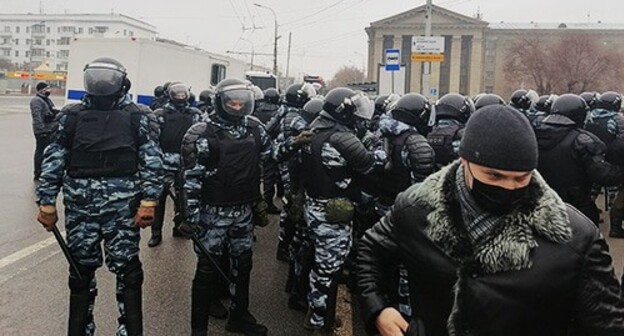 Силовики на месте акции в поддержку Навального. Волгоград, 31 января 2021 г. Фото Татьяны Филимоновой для "Кавказского узла" Силовики на месте акции в поддержку Навального. Волгоград, 31 января 2021 г. Фото Татьяны Филимоновой для "Кавказского узла"