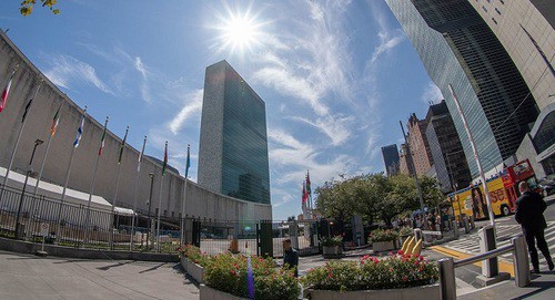 Штаб-квартира ООН в Нью-Йорке. Фото: ООН / С.Пак
(news.un.org/ru/story/2020/10/1387552)