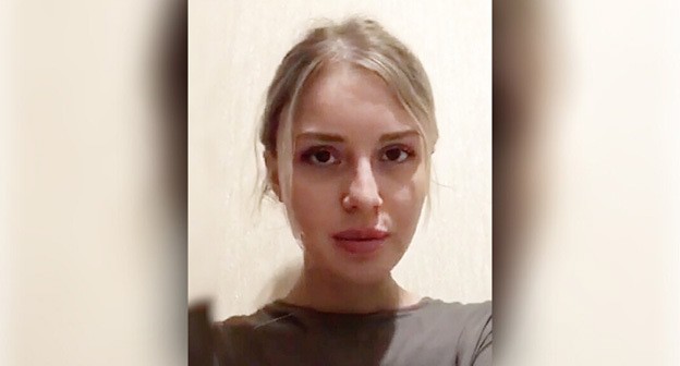 Халимат Тарамова. Фото: скриншот / Telegram-канал Readovka / @readovkanews Халимат Тарамова. Фото: скриншот / Telegram-канал Readovka / @readovkanews