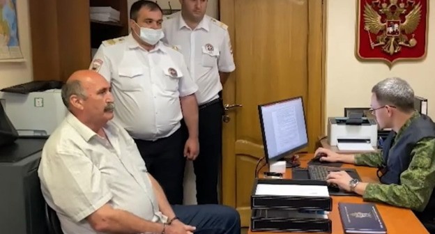 Вартан Кочьян на допросе. Фото пресс-службы СУ СКР по Краснодарскому краю, https://kuban.sledcom.ru/news/item/1581657/ Вартан Кочьян на допросе. Фото пресс-службы СУ СКР по Краснодарскому краю, https://kuban.sledcom.ru/news/item/1581657/