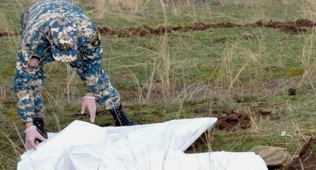 Карабахские спасатели нашли останки военнослужащего. Фото: Facebook / ԱՀ Արտակարգ իրավիճակների պետական ծառայություն Карабахские спасатели нашли останки военнослужащего. Фото: Facebook / ԱՀ Արտակարգ իրավիճակների պետական ծառայություն