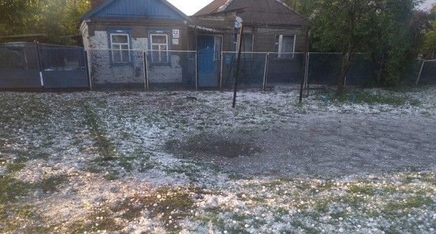 Град в Павловском районе. Фото: ГУ МЧС по Краснодарскому краю https://23.mchs.gov.ru/deyatelnost/press-centr/operativnaya-informaciya/4489838 Град в Павловском районе. Фото: ГУ МЧС по Краснодарскому краю https://23.mchs.gov.ru/deyatelnost/press-centr/operativnaya-informaciya/4489838