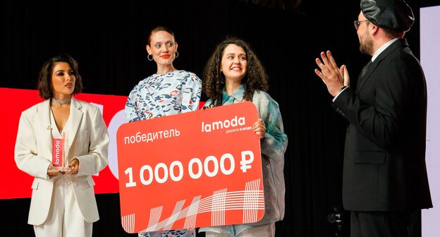 Агата Вострикова (вторая справа). Фото Рустама Джалилова для "Кавказского узла" Агата Вострикова (вторая справа). Фото Рустама Джалилова для "Кавказского узла"