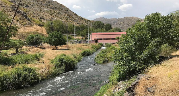 Лачинский коридор. Фото https://ru.m.wikipedia.org/wiki/Файл:Lachin_corridor_(checkpoint)_-_6.JPG Лачинский коридор. Фото https://ru.m.wikipedia.org/wiki/Файл:Lachin_corridor_(checkpoint)_-_6.JPG