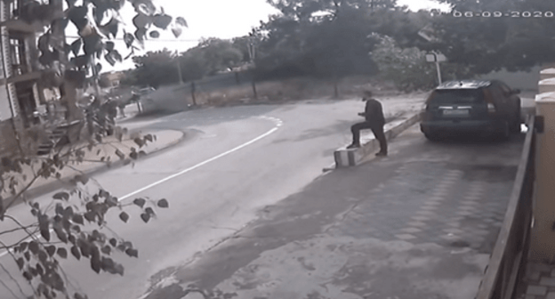 Место похищения Салмана Тепсуркаева в Геленджике. Кадр видео "Комитет против пыток"
www.youtube.com/watch?v=fmb23qGBwzY Место похищения Салмана Тепсуркаева в Геленджике. Кадр видео "Комитет против пыток"
www.youtube.com/watch?v=fmb23qGBwzY