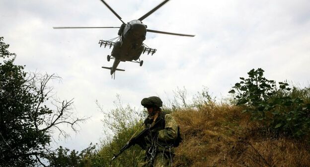 Российские мотострелки проводят военные учения в Абхазии. Пресс-служба ЮВО Российские мотострелки проводят военные учения в Абхазии. Пресс-служба ЮВО