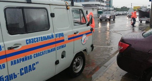 Последствия ливня устраняют в Анапе. Фото: мэрия города https://www.anapa-official.ru/news/2021/06/27171/ Последствия ливня устраняют в Анапе. Фото: мэрия города https://www.anapa-official.ru/news/2021/06/27171/