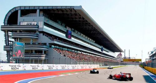 Трибуна "Формулы-1" в Сочи. Фото: пресс-служба автодрома в Сочи https://f1-sochiautodrom.ru/ Трибуна "Формулы-1" в Сочи. Фото: пресс-служба автодрома в Сочи https://f1-sochiautodrom.ru/