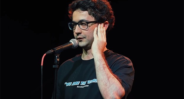Идрак Мирзализаде. Cкриншот видео
Stand-Up Club #1
https://www.youtube.com/watch?v=el5RRECNAdI Идрак Мирзализаде. Cкриншот видео
Stand-Up Club #1
https://www.youtube.com/watch?v=el5RRECNAdI