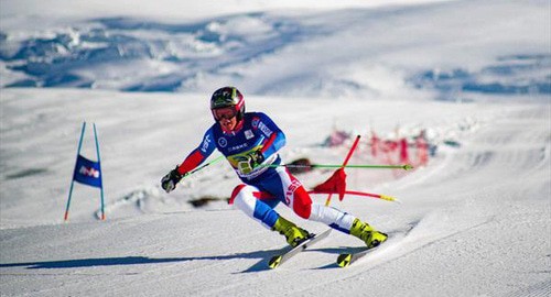 Горнолыжник на курорте "Эльбрус". Фото пресс-службы курорта http://resort-elbrus.ru/ Горнолыжник на курорте "Эльбрус". Фото пресс-службы курорта http://resort-elbrus.ru/