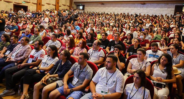 Участники конференции Tech week Artsakh 2021 в Степанакерте. Фото: страница госминистра Нагорного Карабаха Артака Бегларяна https://www.facebook.com/artak.beglaryan/posts/4380299512008252 Участники конференции Tech week Artsakh 2021 в Степанакерте. Фото: страница госминистра Нагорного Карабаха Артака Бегларяна https://www.facebook.com/artak.beglaryan/posts/4380299512008252