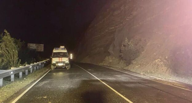 Движении на трассе Джубга - Сочи. Фото пресс-службы Упрдор «Черноморье» Движении на трассе Джубга - Сочи. Фото пресс-службы Упрдор «Черноморье»
