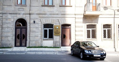 Здание Бакинского суда по тяжким преступлениям. Фото http://report.az/ru/proisshestviya/v-sude-byli-doprosheny-nauchnyj-sotrudnik-nana-i-plemyannik-isfandiyara-ahundova/ Здание Бакинского суда по тяжким преступлениям. Фото http://report.az/ru/proisshestviya/v-sude-byli-doprosheny-nauchnyj-sotrudnik-nana-i-plemyannik-isfandiyara-ahundova/