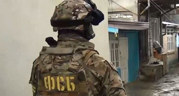 Силовик во время спецоперации. Фото: nac.gov.ru/kontrterroristicheskie-operacii/organami-bezopasnosti-i-vnutrennih-del.html Силовик во время спецоперации. Фото: nac.gov.ru/kontrterroristicheskie-operacii/organami-bezopasnosti-i-vnutrennih-del.html