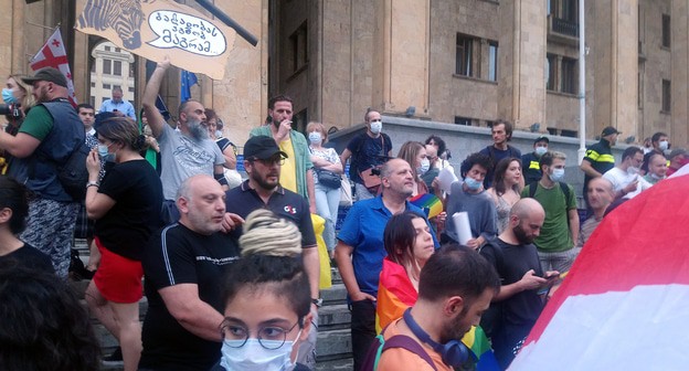 Акция в центре Тбилиси 6 июля 2021 года. Фото Беслана Кмузова для "Кавказского узла" Акция в центре Тбилиси 6 июля 2021 года. Фото Беслана Кмузова для "Кавказского узла"
