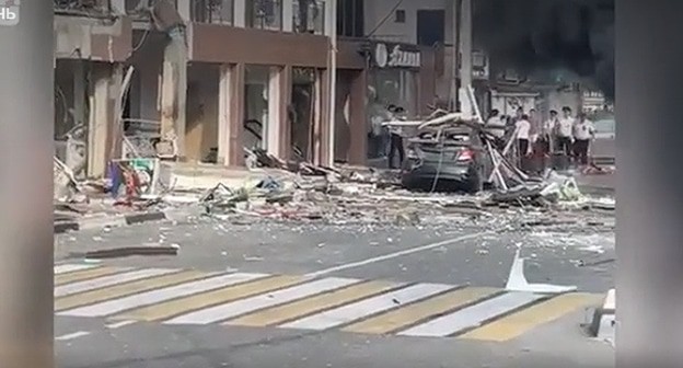 Последствия взрыва газа в гостинице в Геленджике 13.07.2021. Кадр видео
Новости Новороссийска https://www.youtube.com/watch?v=hQjAJseQ2UU&t=9s Последствия взрыва газа в гостинице в Геленджике 13.07.2021. Кадр видео
Новости Новороссийска https://www.youtube.com/watch?v=hQjAJseQ2UU&t=9s
