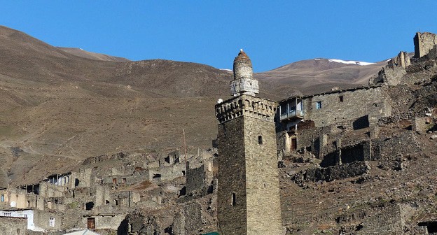 Минарет в селе Шиназ. Фото: Fred Schaerli https://ru.wikipedia.org/ Минарет в селе Шиназ. Фото: Fred Schaerli https://ru.wikipedia.org/