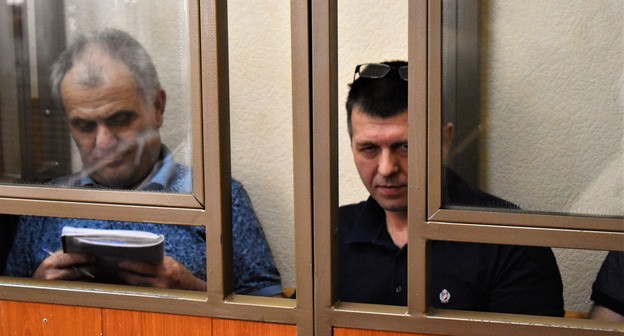 Вилен Аванесов и Александр Парков в зале суда. Фото Константина Волгина для "Кавказского узла" Вилен Аванесов и Александр Парков в зале суда. Фото Константина Волгина для "Кавказского узла"