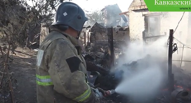 Ликвидация пожара. Кадр видео "Кавказского узла" https://www.youtube.com/watch?v=KeoetxKvwqs&t=2s Ликвидация пожара. Кадр видео "Кавказского узла" https://www.youtube.com/watch?v=KeoetxKvwqs&t=2s