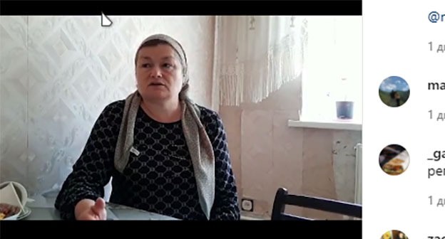 Кадр видео акции солидарности с задержанным по делу об экстремистском сообществе Махачем Башировым. Скриншот https://www.instagram.com/tv/CRv1kEHi-7l/?utm_medium=share_sheet Кадр видео акции солидарности с задержанным по делу об экстремистском сообществе Махачем Башировым. Скриншот https://www.instagram.com/tv/CRv1kEHi-7l/?utm_medium=share_sheet