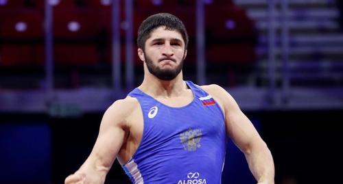 Абдулрашид Сайдулаев празднует победу на чемпионате мира в Будапеште. Фото: REUTERS/Bernadett Szabo Абдулрашид Сайдулаев празднует победу на чемпионате мира в Будапеште. Фото: REUTERS/Bernadett Szabo