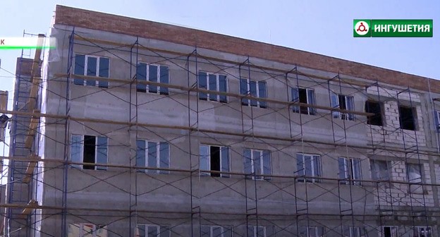 Строительство школы в Карабулаке. Кадр видео
ingushetiya tv https://www.youtube.com/watch?v=gx4prpO906w Строительство школы в Карабулаке. Кадр видео
ingushetiya tv https://www.youtube.com/watch?v=gx4prpO906w