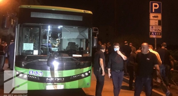 Эвакуация жильцов дома в Тбилиси. Фото Rustavi2 https://www.rustavi2.ge/ka/news/206910 Эвакуация жильцов дома в Тбилиси. Фото Rustavi2 https://www.rustavi2.ge/ka/news/206910