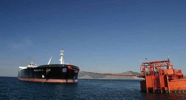 Устранение последствий разлива нефти возле Новороссийска. Фото из телеграм-канала «Туподар – Краснодар», t.me/typodar Устранение последствий разлива нефти возле Новороссийска. Фото из телеграм-канала «Туподар – Краснодар», t.me/typodar