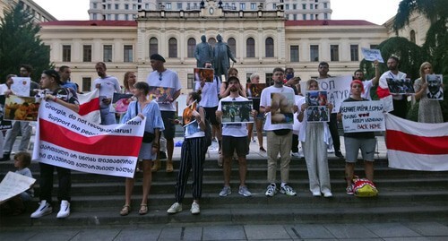Участники акции в Тбилиси. Фото Беслана Кмузова для "Кавказского узла". Участники акции в Тбилиси. Фото Беслана Кмузова для "Кавказского узла".