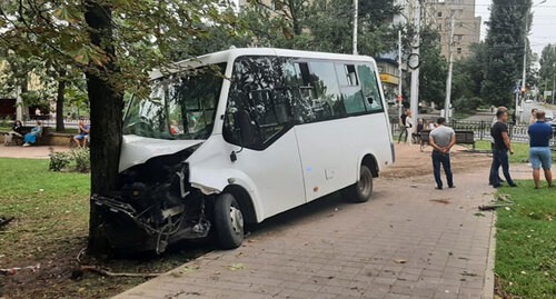Авария маршрутки в Ставрополе. 15 августа 2021 года. Фото: пресс-служба ГУ МЧС по Ставропольскому краю https://26.mchs.gov.ru/deyatelnost/press-centr/operativnaya-informaciya/4537750 Авария маршрутки в Ставрополе. 15 августа 2021 года. Фото: пресс-служба ГУ МЧС по Ставропольскому краю https://26.mchs.gov.ru/deyatelnost/press-centr/operativnaya-informaciya/4537750