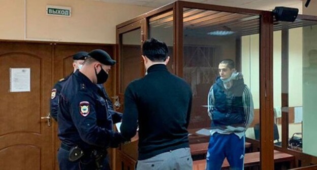 Сайд-Мухаммад Джумаев (справа) в зале суда. Фото: пресс-служба Пресненского суда Сайд-Мухаммад Джумаев (справа) в зале суда. Фото: пресс-служба Пресненского суда