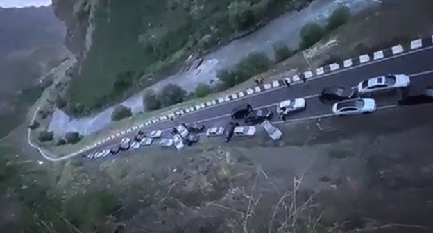Жители на окраине дагестанского села Агвали. Фото корреспондента "Кавказского узла" Жители на окраине дагестанского села Агвали. Фото корреспондента "Кавказского узла"