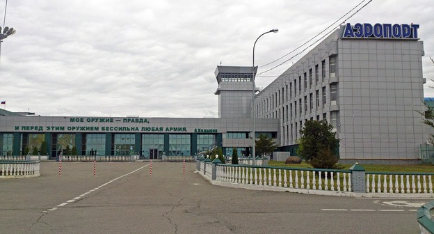 Международный аэропорт Грозного. Фото autocifero https://ru.wikipedia.org/wiki/Грозный_(аэропорт)#/media/Файл:Аэропорт_Грозный.jpg Международный аэропорт Грозного. Фото autocifero https://ru.wikipedia.org/wiki/Грозный_(аэропорт)#/media/Файл:Аэропорт_Грозный.jpg