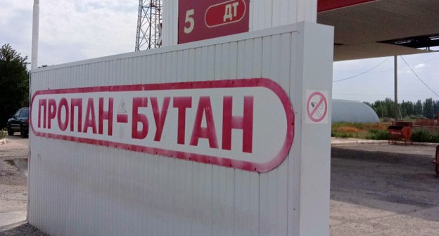 Заправочная станция у Закутского. Фото Вячеслава Ященко для "Кавказского узла" Заправочная станция у Закутского. Фото Вячеслава Ященко для "Кавказского узла"