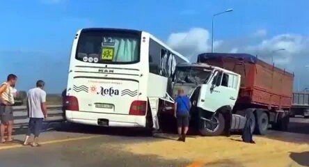 ДТП с туристическим автобусом на Кубани. Кадр видео
Bloknot Krasnodar https://www.youtube.com/watch?v=2NFT7WpvnwY ДТП с туристическим автобусом на Кубани. Кадр видео
Bloknot Krasnodar https://www.youtube.com/watch?v=2NFT7WpvnwY