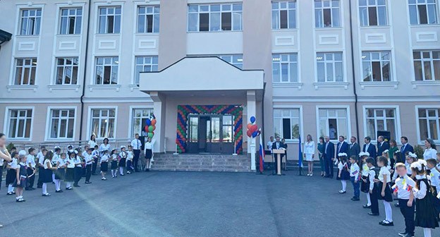 Открытие новой школы в Солдатской. Фото предоставлено Аминой Вороковой Открытие новой школы в Солдатской. Фото предоставлено Аминой Вороковой