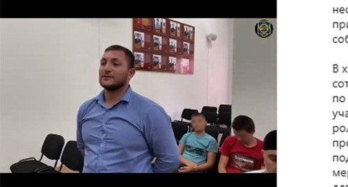Кадр видеозаписи профилактической беседы с жителями Аргуна. Скриншот видео https://www.instagram.com/p/CTU8M5coHYB/ Кадр видеозаписи профилактической беседы с жителями Аргуна. Скриншот видео https://www.instagram.com/p/CTU8M5coHYB/