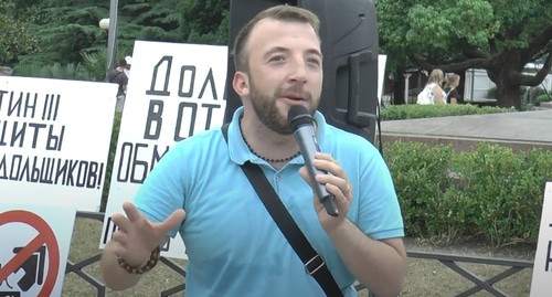  Вахтанг Езугбая. Кадр видео 
Вадим Свидин  https://www.youtube.com/watch?v=qUK5hw77PFY&t=6s 