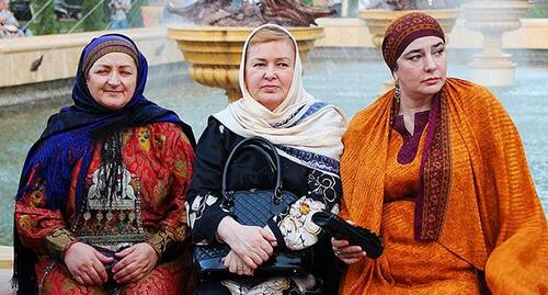 Жительницы Дагестана на праздничном мероприятии в Махачкале. Фото Эльдара Расулова //26.07.2013 http://odnoselchane.ru/?page=photos_of_category§=3279&com=photogallery Жительницы Дагестана на праздничном мероприятии в Махачкале. Фото Эльдара Расулова //26.07.2013 http://odnoselchane.ru/?page=photos_of_category§=3279&com=photogallery